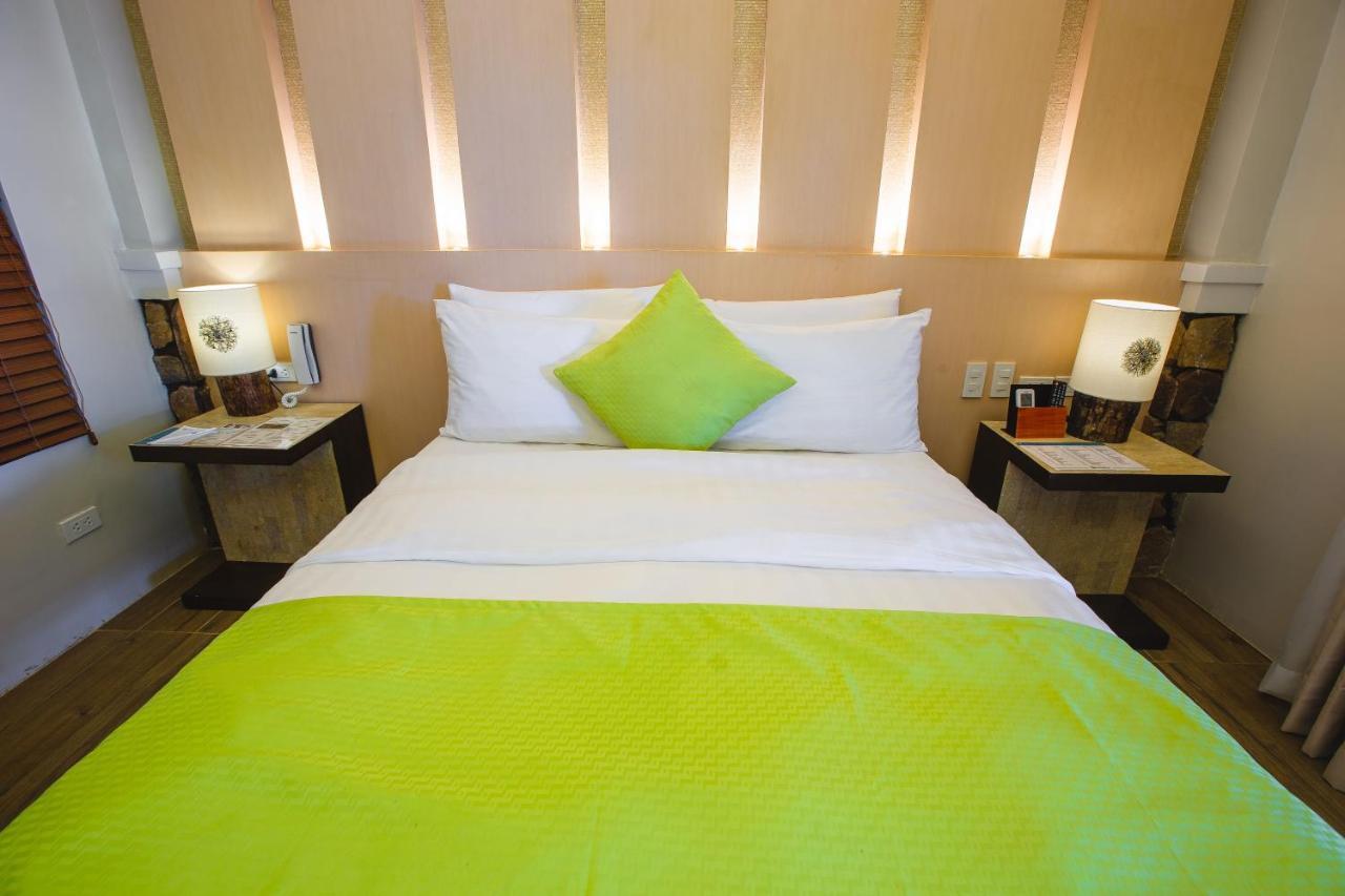 Solina Beach & Nature Resort Carles Екстериор снимка
