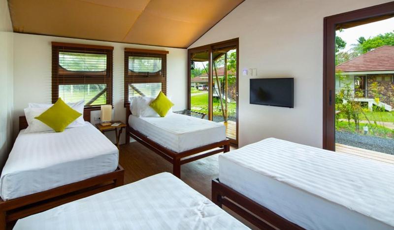 Solina Beach & Nature Resort Carles Екстериор снимка
