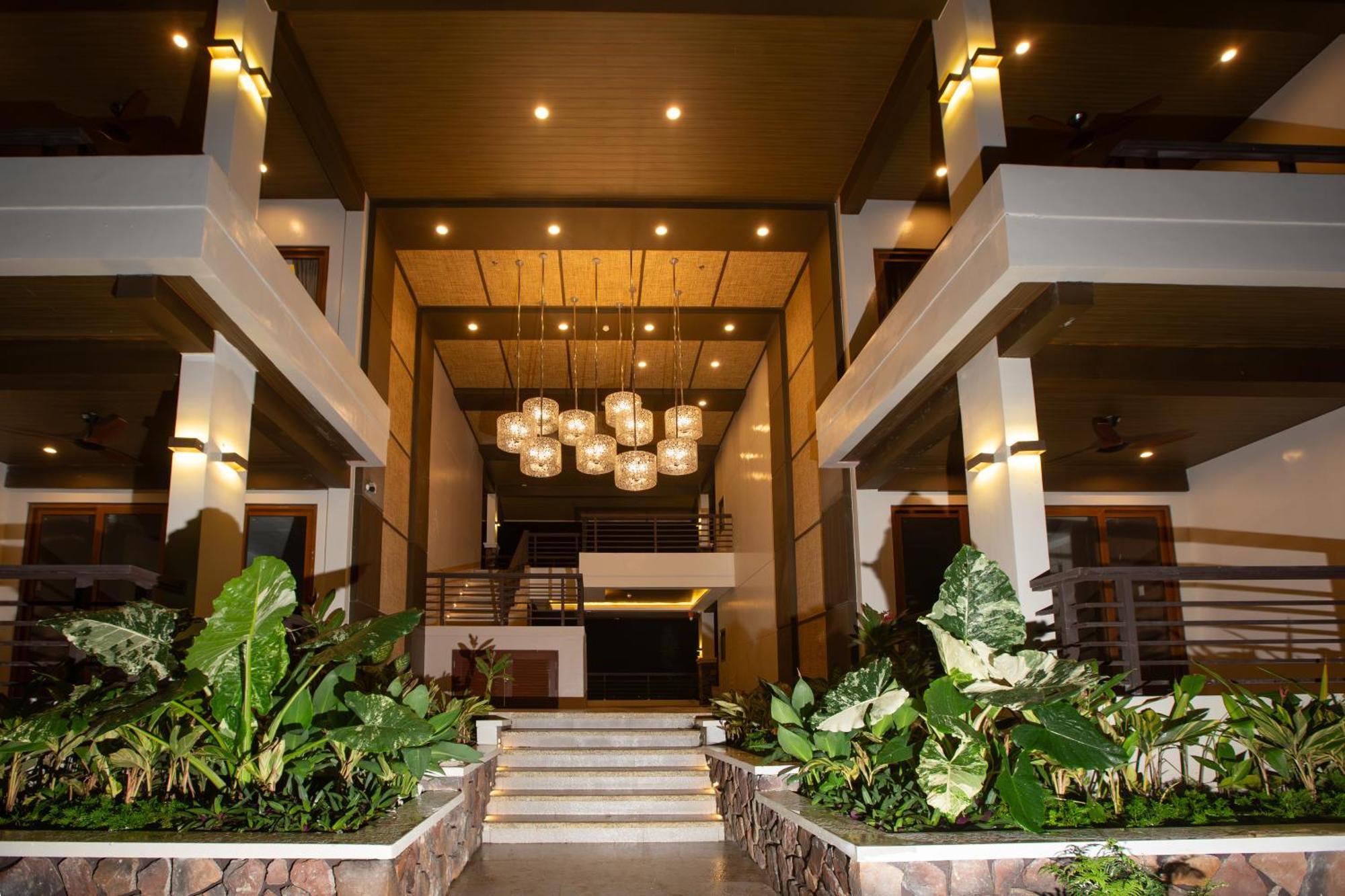 Solina Beach & Nature Resort Carles Екстериор снимка