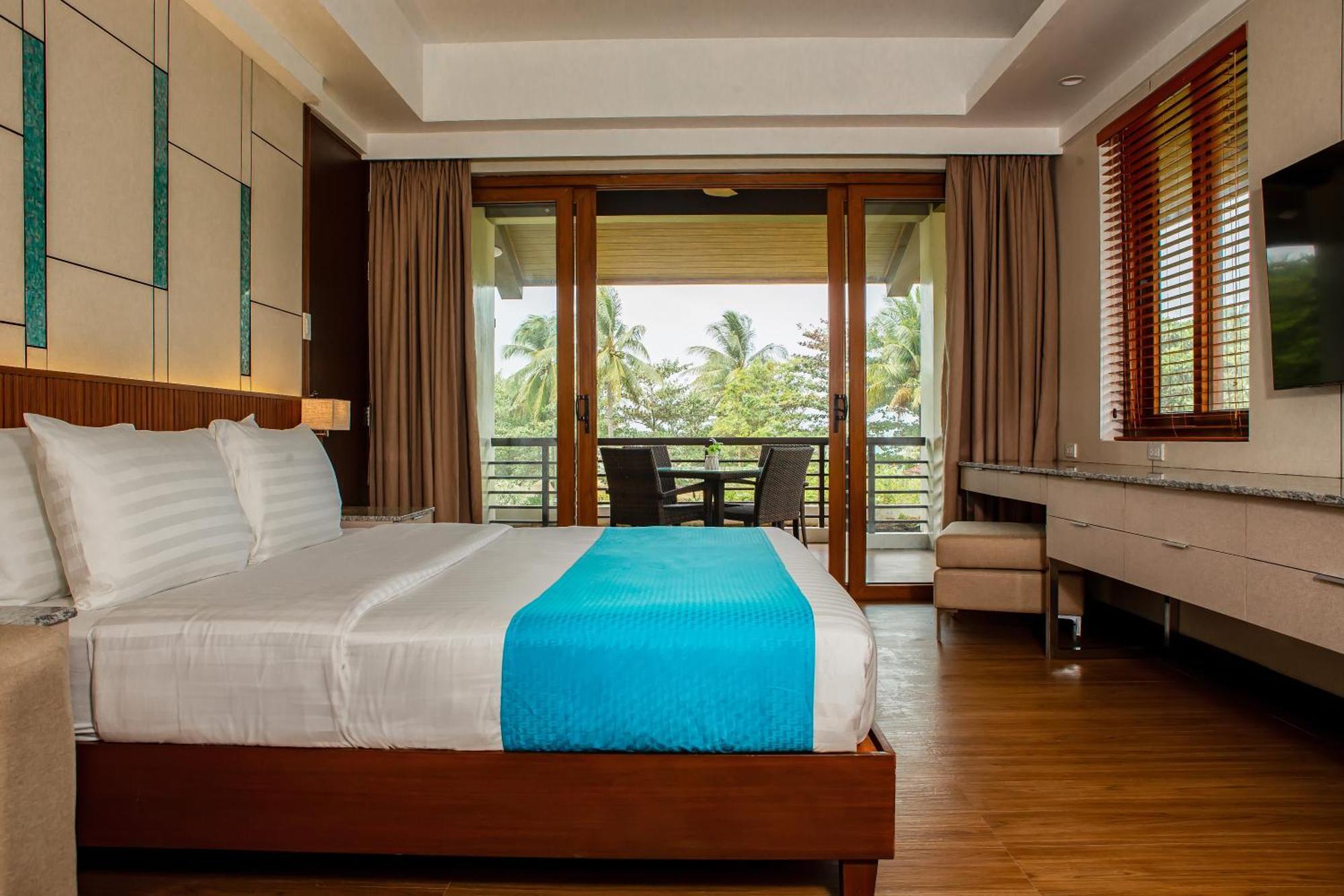 Solina Beach & Nature Resort Carles Екстериор снимка