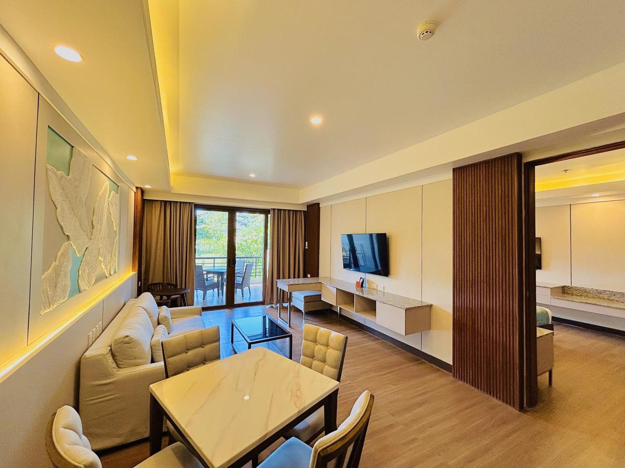 Solina Beach & Nature Resort Carles Екстериор снимка