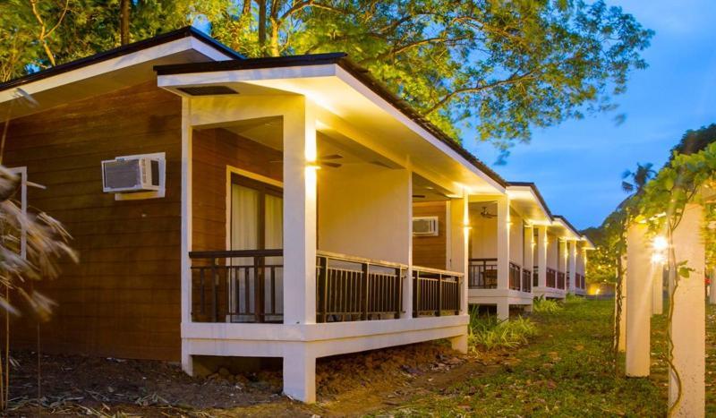 Solina Beach & Nature Resort Carles Екстериор снимка
