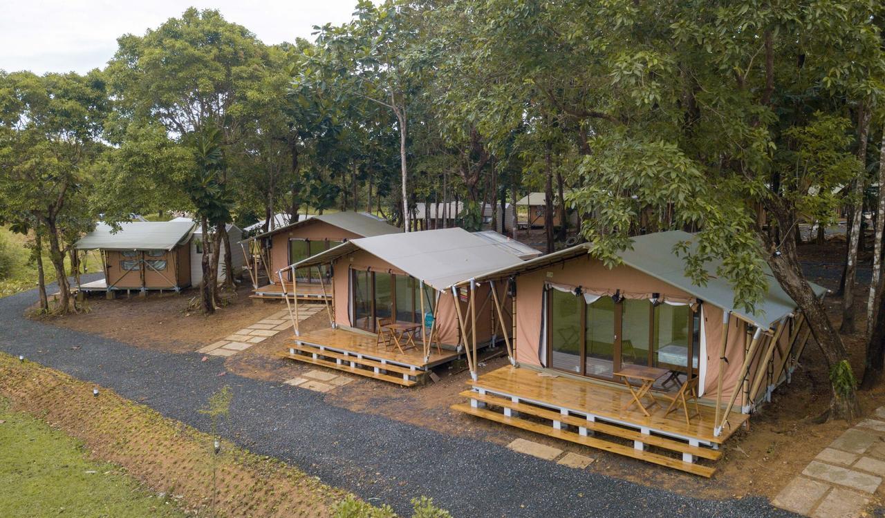 Solina Beach & Nature Resort Carles Екстериор снимка