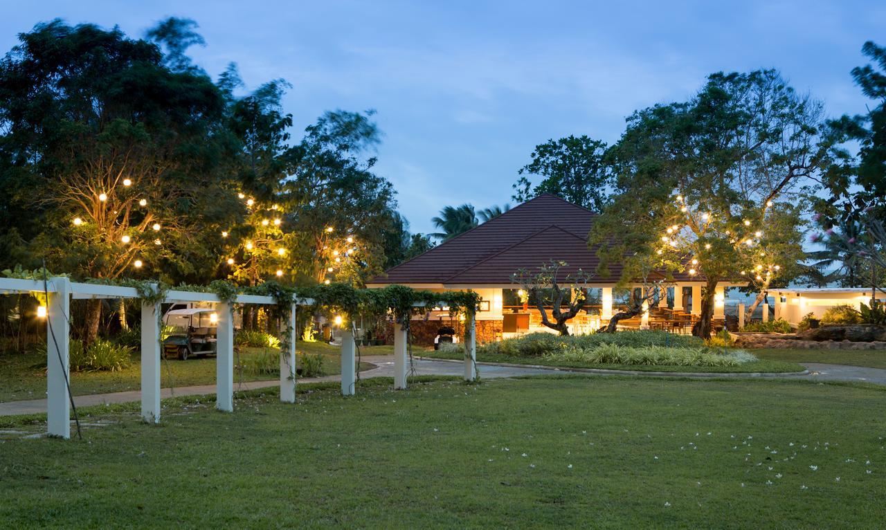 Solina Beach & Nature Resort Carles Екстериор снимка
