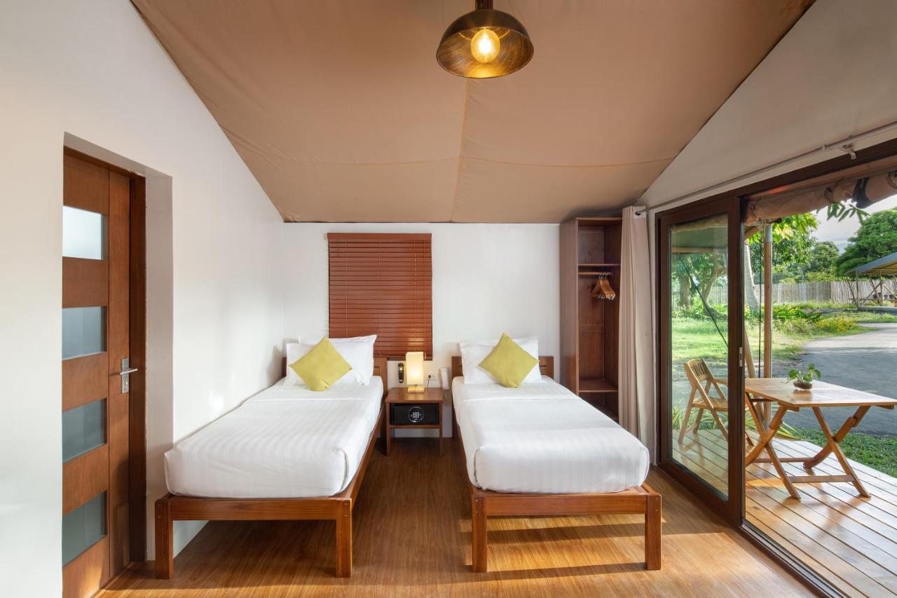 Solina Beach & Nature Resort Carles Екстериор снимка